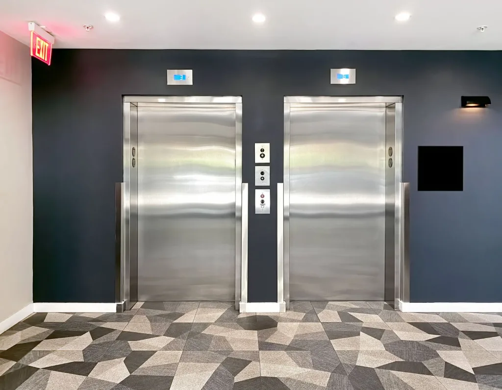 Najčastejšie poruchy výťahov a ako ich rozpoznať pred privolaním servisu